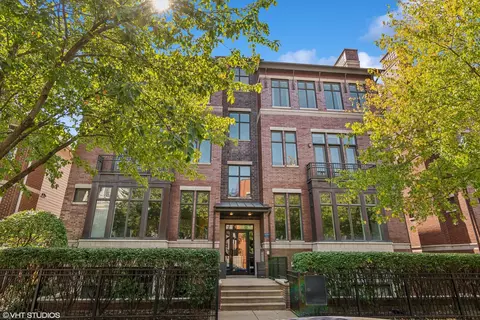 1249 W Melrose St #2W, Chicago, IL 60657