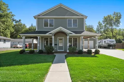 816 Park St, Batavia, IL 60510