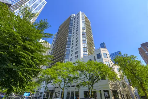 33 W Delaware Pl #11G, Chicago, IL 60610