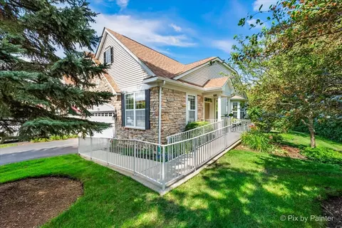 331 Katrina Ln, Algonquin, IL 60102 photo 2