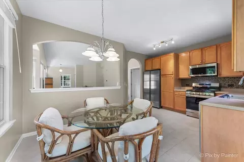 331 Katrina Ln, Algonquin, IL 60102 photo 10