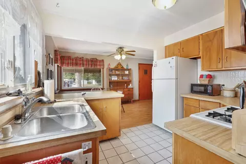 Kitchen - 3625 Morgan St, Steger, IL 60475 photo 2 of 2