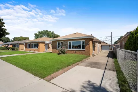 4347 Custer Ave, Lyons, IL 60534