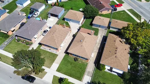 View/Area - 4347 Custer Ave, Lyons, IL 60534 photo 1 of 4