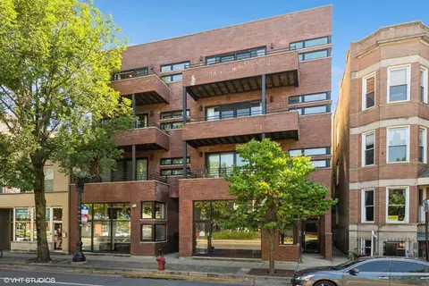 1925 W Irving Park Rd #4, Chicago, IL 60613