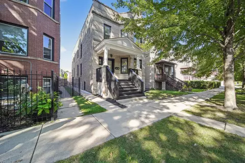 3722 W Lyndale St, Chicago, IL 60647