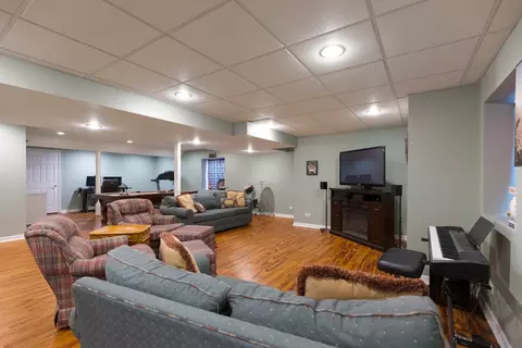 324 Cassidy Ln, Elgin, IL 60124 photo 21