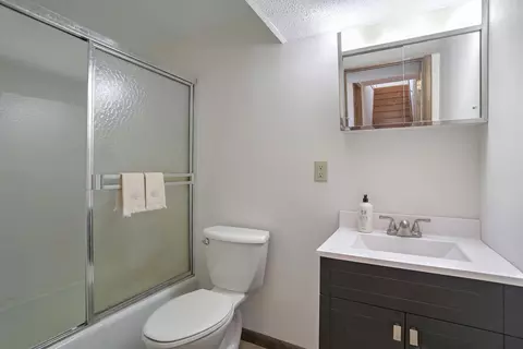 Bath - 3269 County Road 1600 E, Rantoul, IL 61866 photo 3 of 3