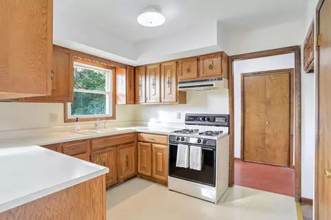 Kitchen - 3269 County Road 1600 E, Rantoul, IL 61866 photo 2 of 3