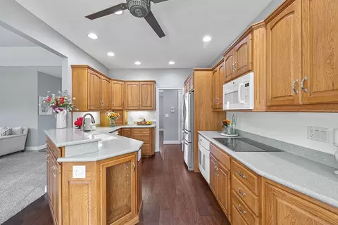 Kitchen - 33 Arbor Ct, Bloomington, IL 61704 photo 3 of 6