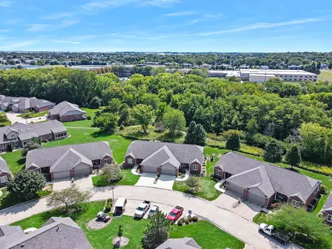 View/Area - 33 Arbor Ct, Bloomington, IL 61704 photo 1 of 3