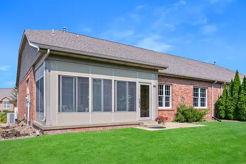 Exterior - 33 Arbor Ct, Bloomington, IL 61704 photo 6 of 12