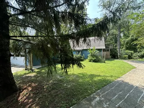 343 Hickory Ct, Oakwood, IL 61858