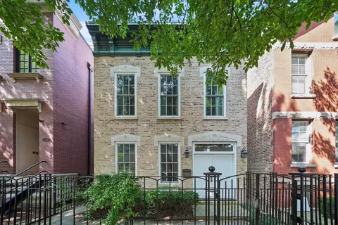 2332 N Wayne Ave, Chicago, IL 60614