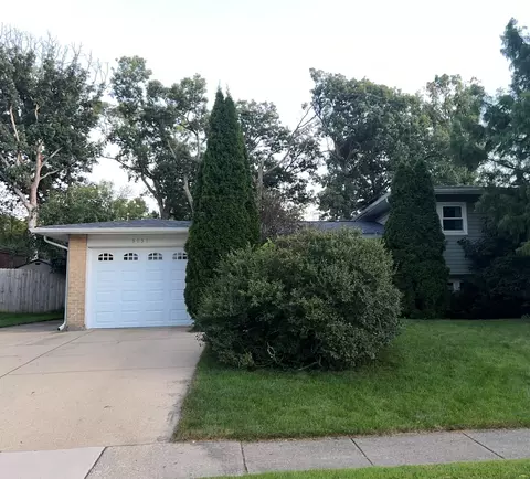3131 Everglade Ave, Woodridge, IL 60517