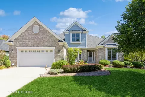 905 Spruce St, Sugar Grove, IL 60554