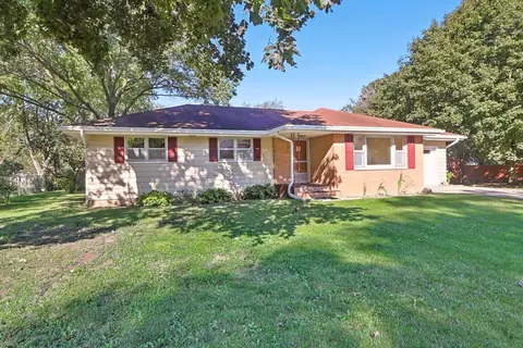 3605 Dixon Dr, Morris, IL 60450 photo 2