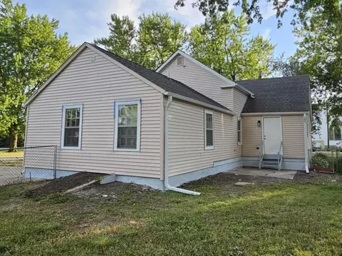Exterior - 209 S 3rd St, Malta, IL 60150 photo 4 of 4
