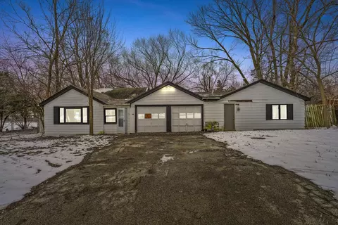 671 W Lake Cook Rd, Palatine, IL 60074