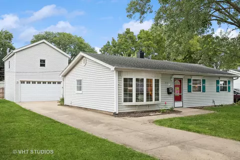 312 N Emerald Ave, Mundelein, IL 60060
