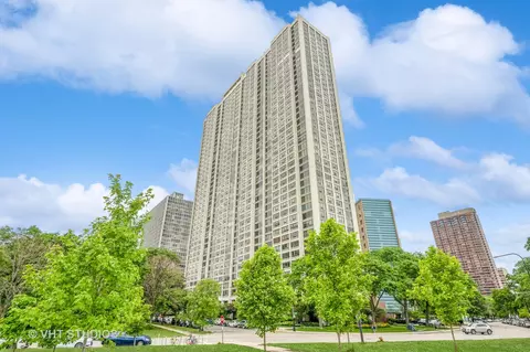 2800 N Lake Shore Dr #308, Chicago, IL 60657