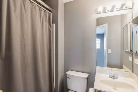 Bath - 64 Cantal Ct, Wheeling, IL 60090 photo 2 of 2