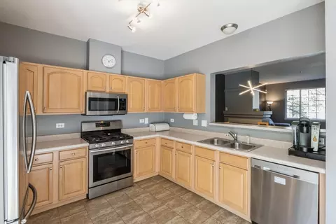 Kitchen - 64 Cantal Ct, Wheeling, IL 60090 photo 1 of 2