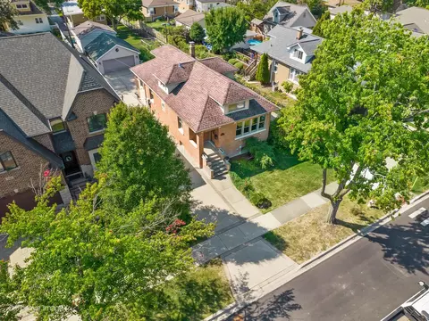 542 S Swain Ave, Elmhurst, IL 60126