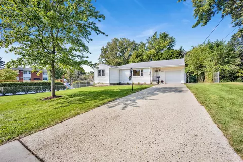 200 Ann St, South Elgin, IL 60177
