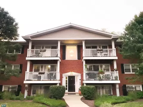 0 S600 Old York Rd #304, Elmhurst, IL 60126