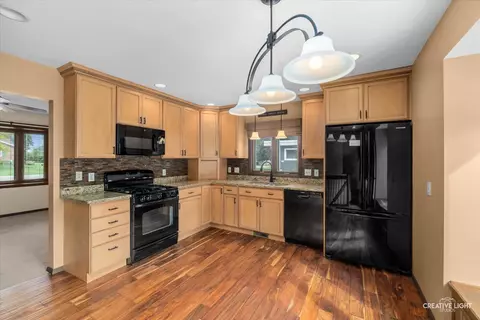 Kitchen - 1681 Gary Ave, Aurora, IL 60505 photo 2 of 2