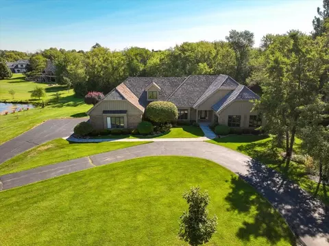7 Windsor Ct, South Barrington, IL 60010