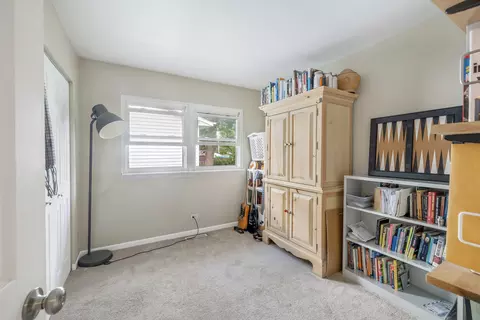 Bedroom - 732 Sandy Ln, Des Plaines, IL 60016 photo 3 of 3