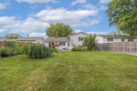 Exterior - 732 Sandy Ln, Des Plaines, IL 60016 photo 3 of 3