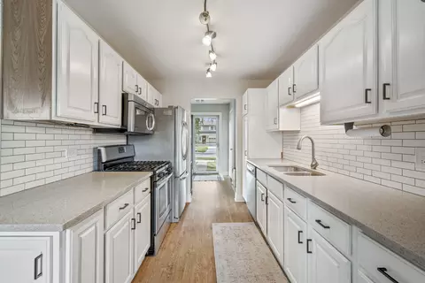 Kitchen - 732 Sandy Ln, Des Plaines, IL 60016 photo 1 of 1