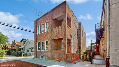 2910 S Haynes Ct, Chicago, IL 60608