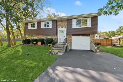 211 Diana St, Shorewood, IL 60404