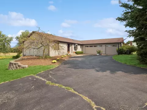 42 W926 Bahr Rd, Hampshire, IL 60140