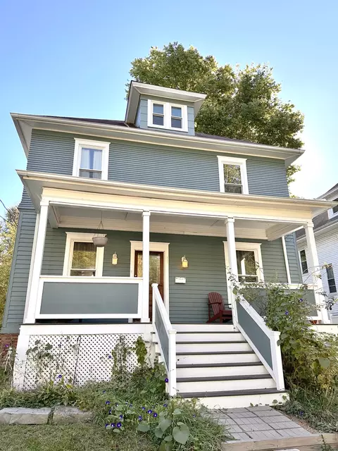 Exterior - 206 S Mclean St, Bloomington, IL 61701 photo 2 of 2