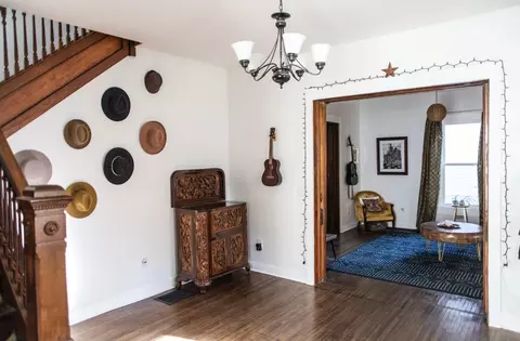 Entry Way - 206 S Mclean St, Bloomington, IL 61701 photo 1 of 5