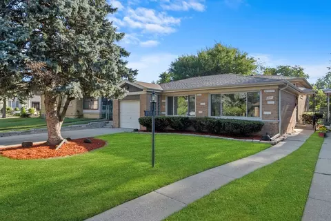 7051 N Keating Ave, Lincolnwood, IL 60712