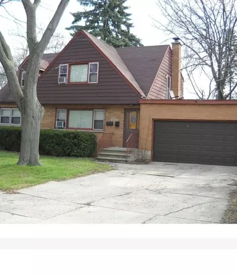 713 S Gretta Pkwy, Waukegan, IL 60085