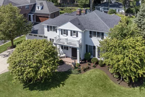 2224 Crabtree Ln, Northbrook, IL 60062