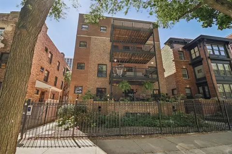 917 W Agatite Ave #4F, Chicago, IL 60640