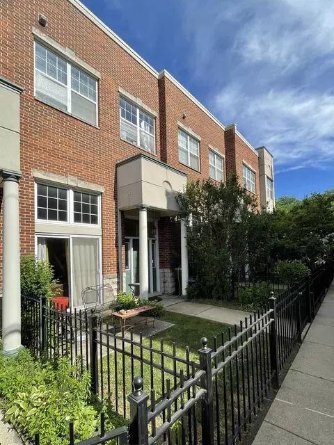 5230 S University Ave #L, Chicago, IL 60615