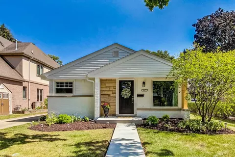 467 N Ida Ln, Elmhurst, IL 60126