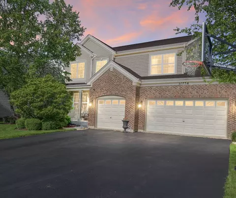 10224 Mayflower Ln, Huntley, IL 60142