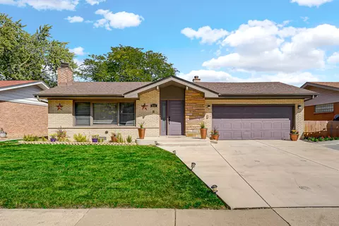532 E 169th St, South Holland, IL 60473