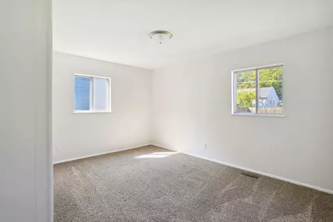 Bedroom - 1007 Maplepark Dr, Champaign, IL 61821 photo 1 of 7