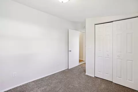 Bedroom - 1007 Maplepark Dr, Champaign, IL 61821 photo 7 of 7